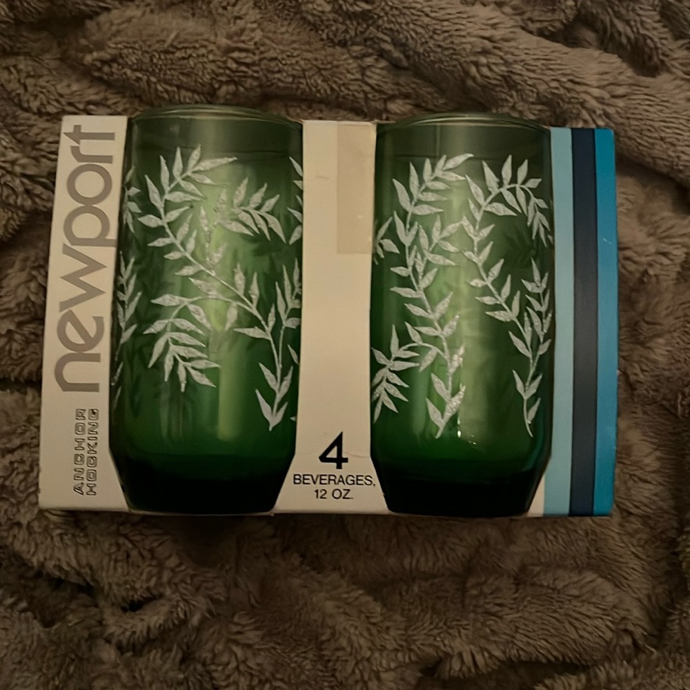 😄Vintage anchor hocking green drinking glasses